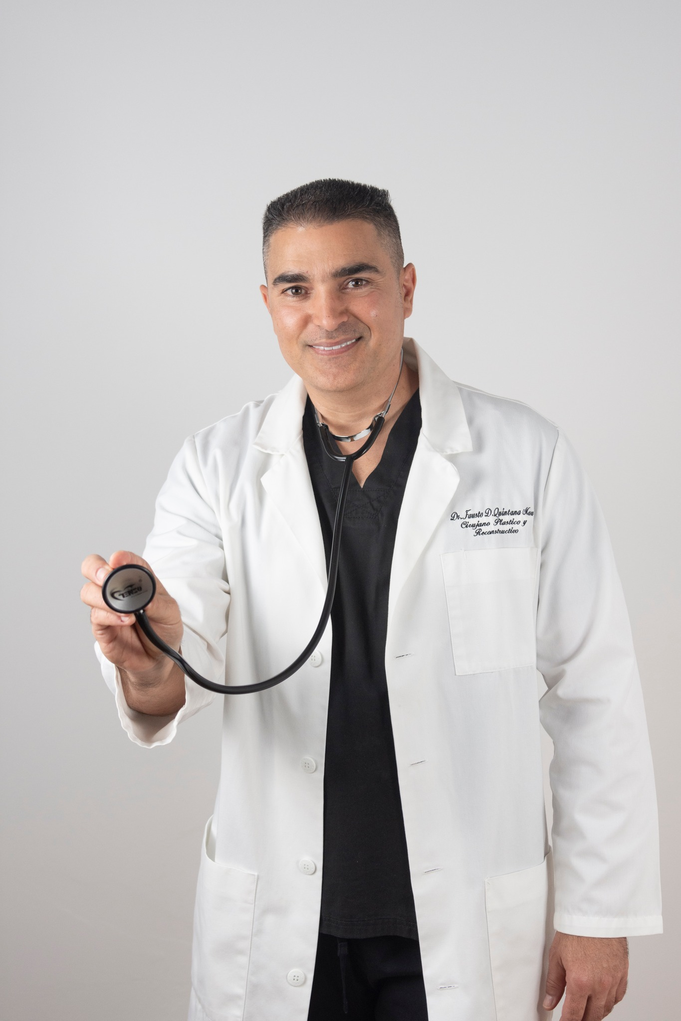 Dr. Fausto Daniel Quintana Mau
